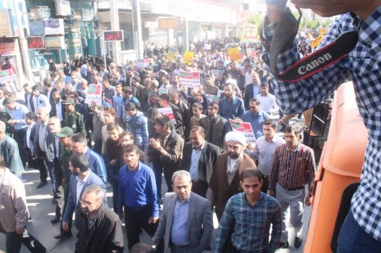 راه پیمایی مردم برازجان در محکومیت اغتشاش گران +گزارش تصویری