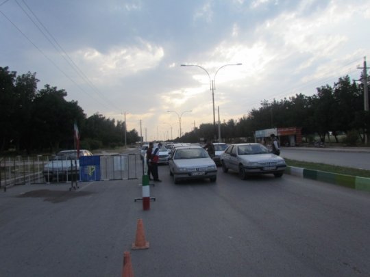 کنترل ورودی های برازجان توسط تلاشگران سپاه و بسیج ،هلال احمر و نیروی انتظامی دشتستان +تصاویر