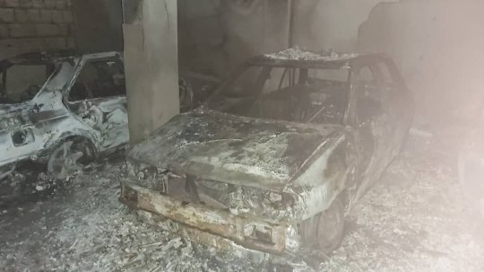 اختصاصی نوای جنوب/آتش سوزی سحرگاه امروز در برازجان،سوختن صد در صدی سه خودرو و آسیب به سه خودرو دیگر+تصاویر و جزئیات