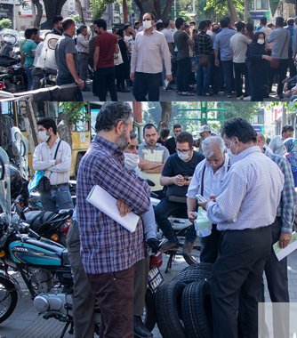 صف لاستیک دولتی در بوشهر/ مشتریانی که از سحر نوبت میگیرند! +عکس