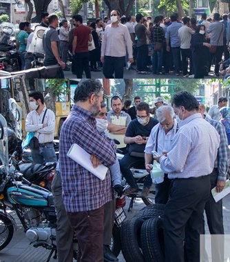 صف لاستیک دولتی در بوشهر/ مشتریانی که از سحر نوبت می‎گیرند! +عکس