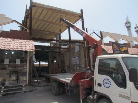 ساخت و نصب درب جدید مصلی جمعه برازجان توسط کارخانه سیمان دشتستان +تصاویر 