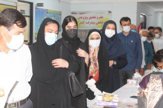 خروش حماسی مردم ولایی دشتستان در پای صندوقهای رای+گزارش تصویری