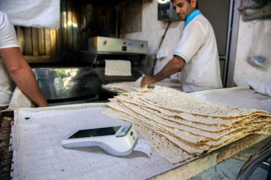 خرید نان در استان بوشهر کارتی شد+جزئیات+فعلا 4شهرستان