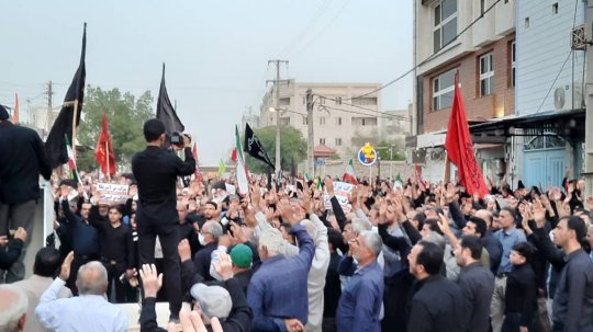 اختصاصی/تجمع بزرگ عزاداران ولایی برازجان در سالروز ارتحال پیامبر اعظم(ص)و دفاع از مقدسات و نظام اسلامی+گزارش تصویری