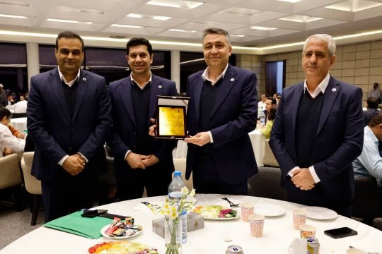 تقدیر رئیس سازمان حفاظت محیطزیست ازآریاساسول +تصاویر