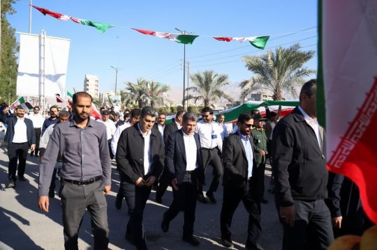 حضور حماسی کارکنان پتروشیمی بوشهر در راهپیمایی ۲۲ بهمن+تصاویر