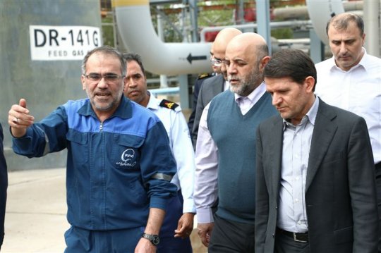 برای مرد تلاشگر و فداکار صنعت پتروشیمی،سیاوش میرحاجی مدیرعامل پارس،مدیر توانمندی که تمام وجودش را وقف تولید و اقتصاد کشور کرده است