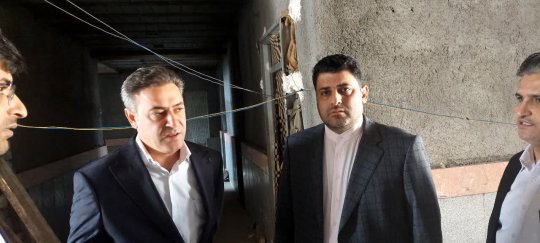 بازدید مهندس خوش بین فر از مدرسه نیمه کاره در شهر بیدخون،به دستور مدیرعامل پتروشیمی مروارید،این شرکت ساخت این مدرسه را پس از سالها رکود اغاز می کند +تصاویر