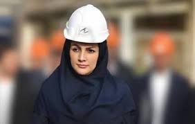 دریای بی اخلاقی؛مقابلِ بانوی سکاندار در هلدینگ خلیج فارس
