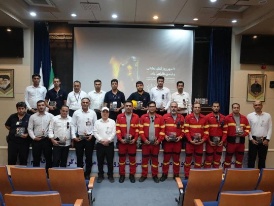 برگزاری مراسم بزرگداشت روز ملی ایمنی و آتشنشانی در شرکت پتروشیمی مروارید