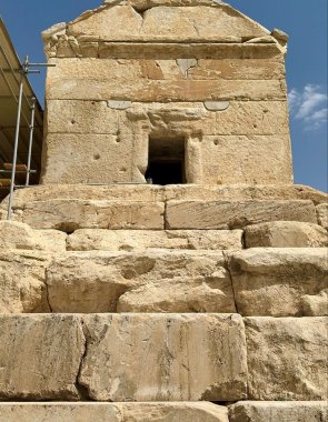 تصاویر/ درون آرامگاه کوروش این شکلی است