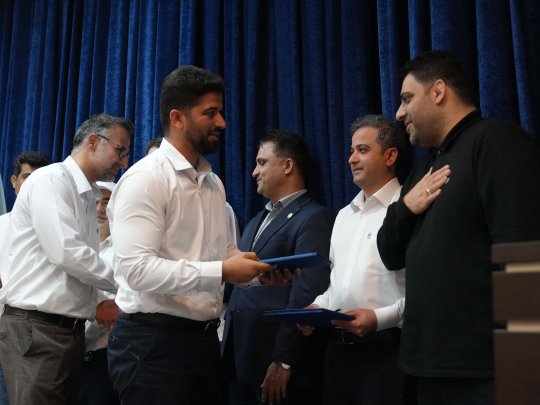 آتشنشانان مروارید افتخار آفریدند/ برگزاری مراسم تقدیر از قهرمانان در حضور مدیرعامل+تصویر