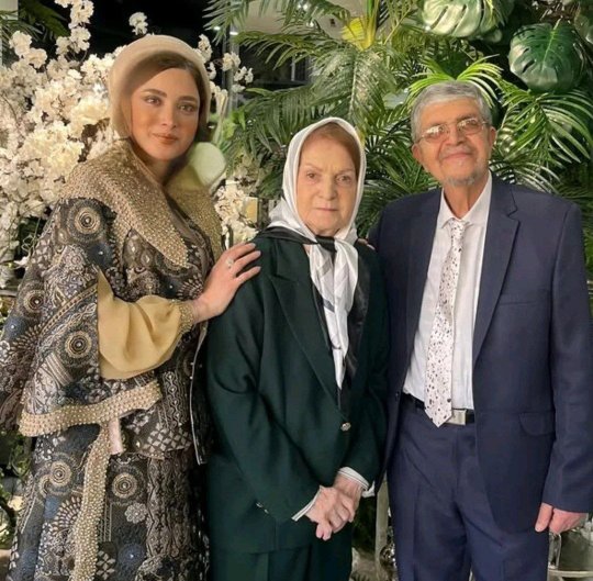 عکس/ بهنوش طباطبایی روز مادر را با خانواده جشن گرفت