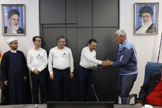 تجلیل از ایثارگران دفاع مقدس در شرکت پلیمر آریاساسول با پیام مدیرعامل+تصاویر