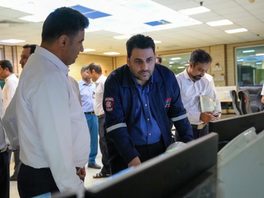 رزمنده ولایتمدار و هیئتی ، مهندس حسام خوش بین فردر صف اول سنگر جنگ تحمیلی سوم درجبهه صنعت مقابل دژخیمان امریکایی ؛صهیونی 