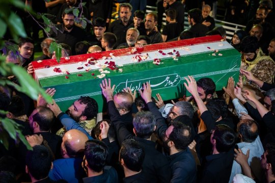 تصاویری از پیکر همسر شهید رهبر انقلاب