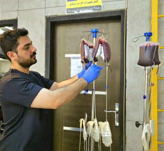 کارکنان پتروشیمی مرجان برای حمایت از بیماران آستین بالا زدند/ پویش اهدای خون کارکنان پتروشیمی مرجان + گزارش تصویری