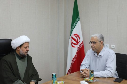:دیدار مهندس انصاری مدیر عامل شرکت مخازن سبز پتروشیمی عسلویه با امام جمعه شهرستان عسلویه+تصویر